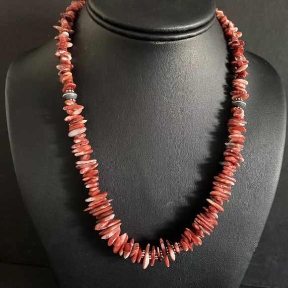 Sterling Silver Spiny Oyster Bead Necklace.18 inch